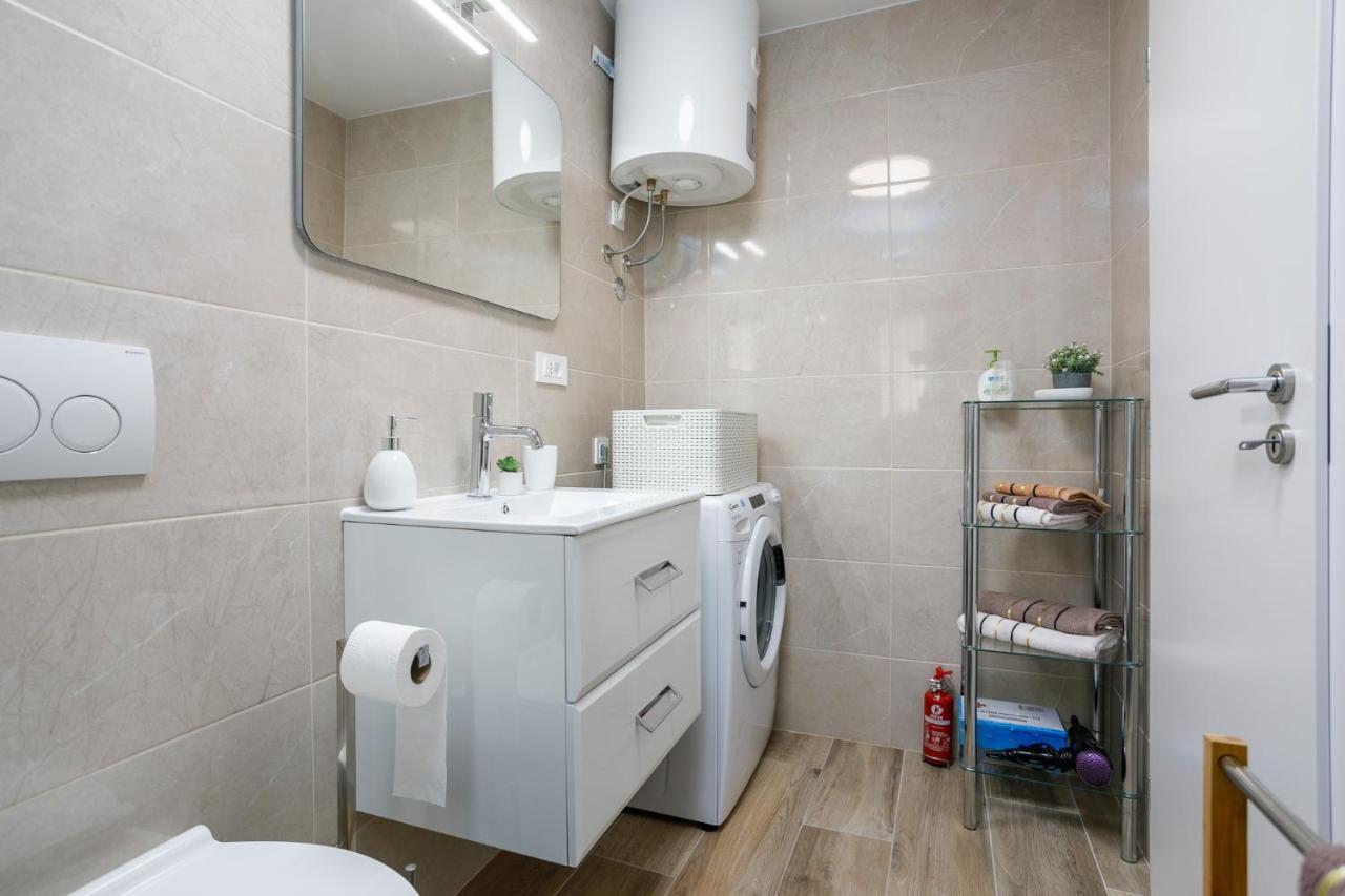 Apartment Ivana Малинска Екстериор снимка